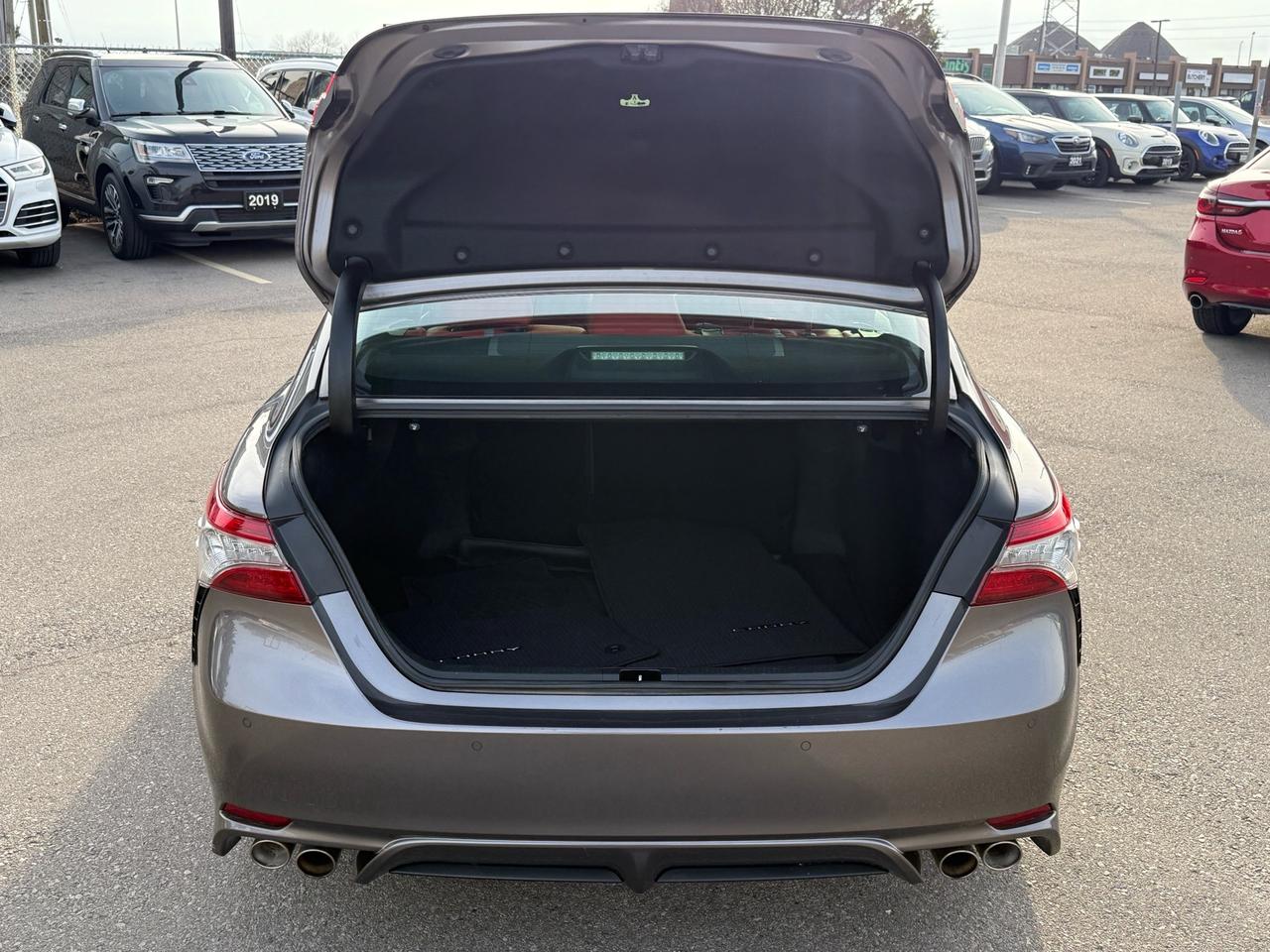 2018 Toyota Camry XSE V6 Auto  ACCIDENT FREE 1-OWNER RED INTRIOR CER Photo