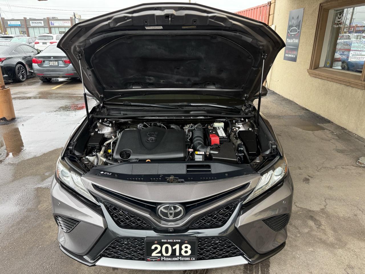 2018 Toyota Camry XSE V6 Auto  ACCIDENT FREE 1-OWNER RED INTRIOR CER Photo