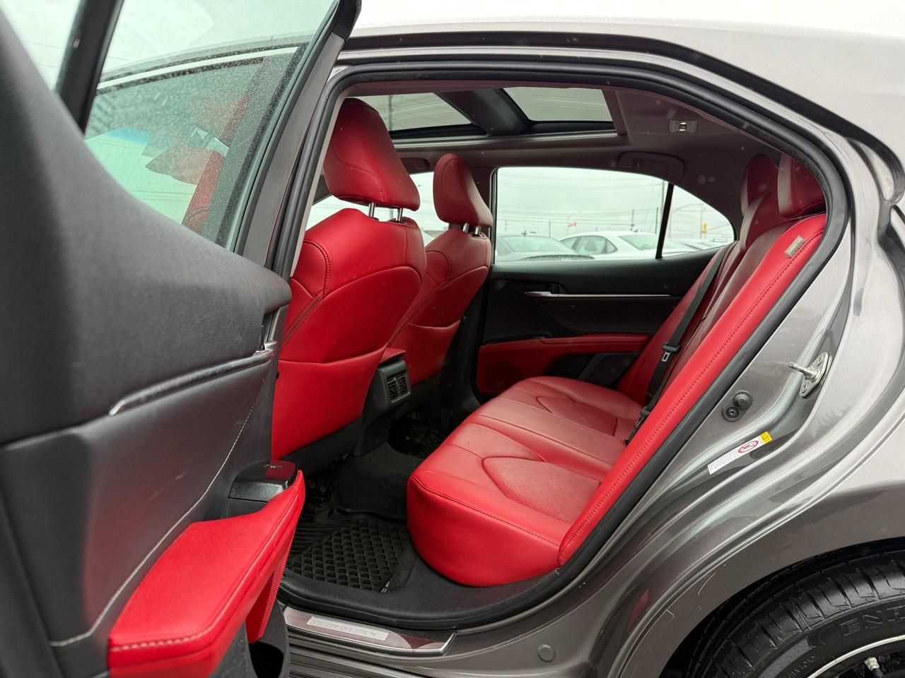 2018 Toyota Camry XSE V6 Auto  ACCIDENT FREE 1-OWNER RED INTRIOR CER Photo