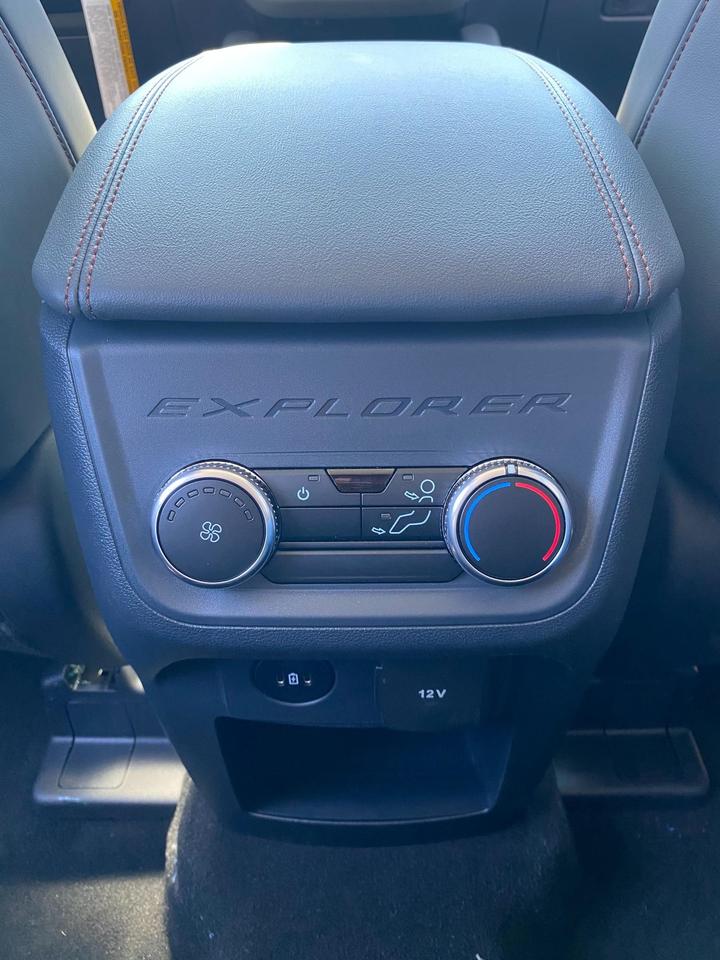 2026 Ford Explorer  Photo