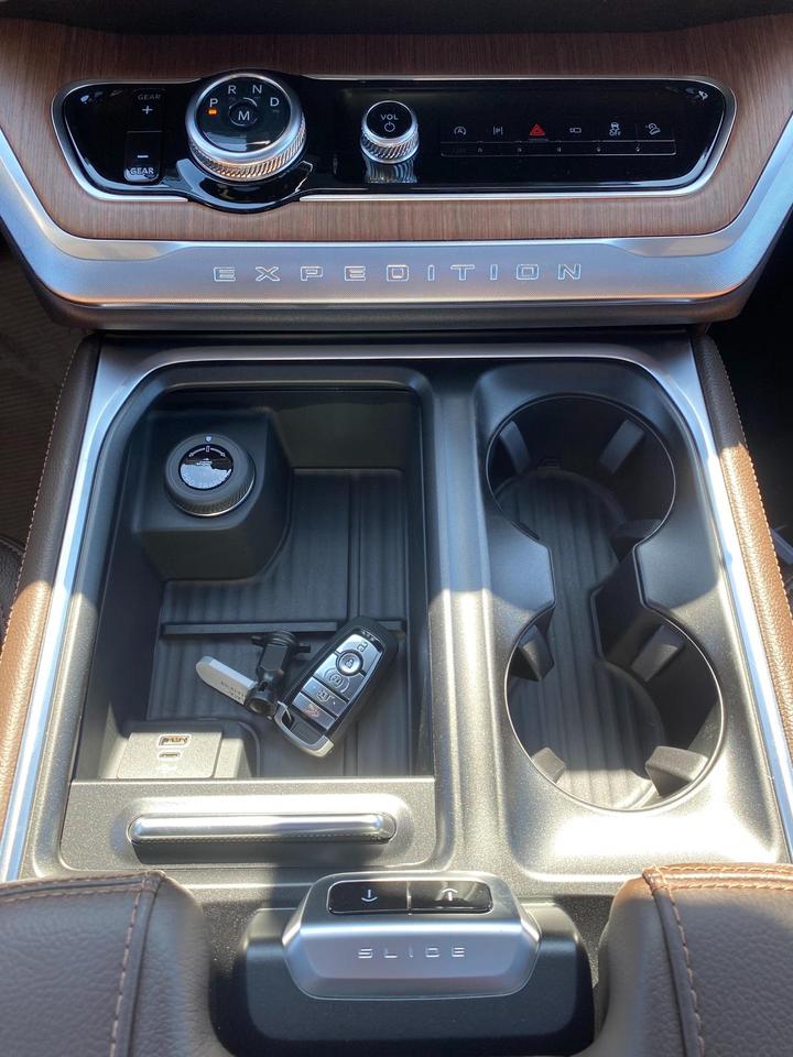 2026 Ford Expedition Max King Ranch 4dr 4x4 Photo
