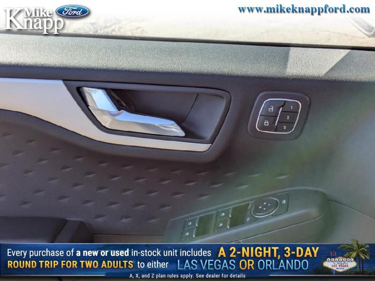 2020 Ford Escape SEL 4WD Photo