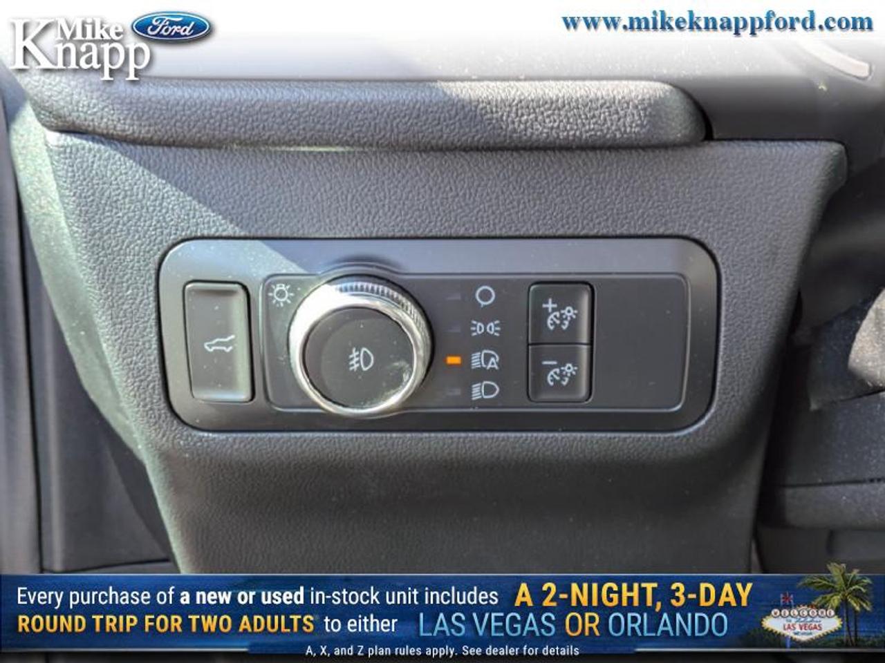 2020 Ford Escape SEL 4WD Photo