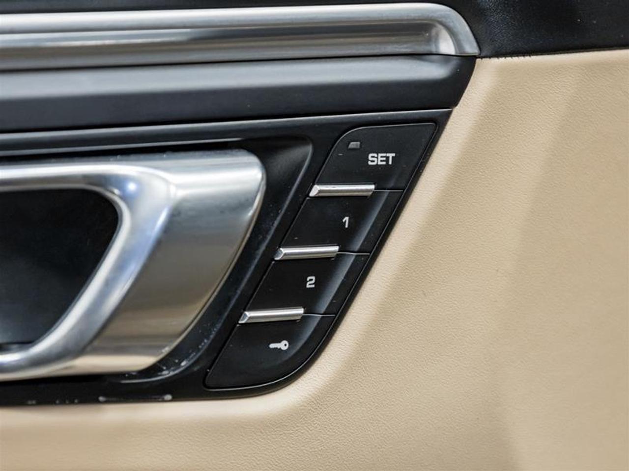 2023 Porsche Macan T 4dr All-Wheel Drive Photo