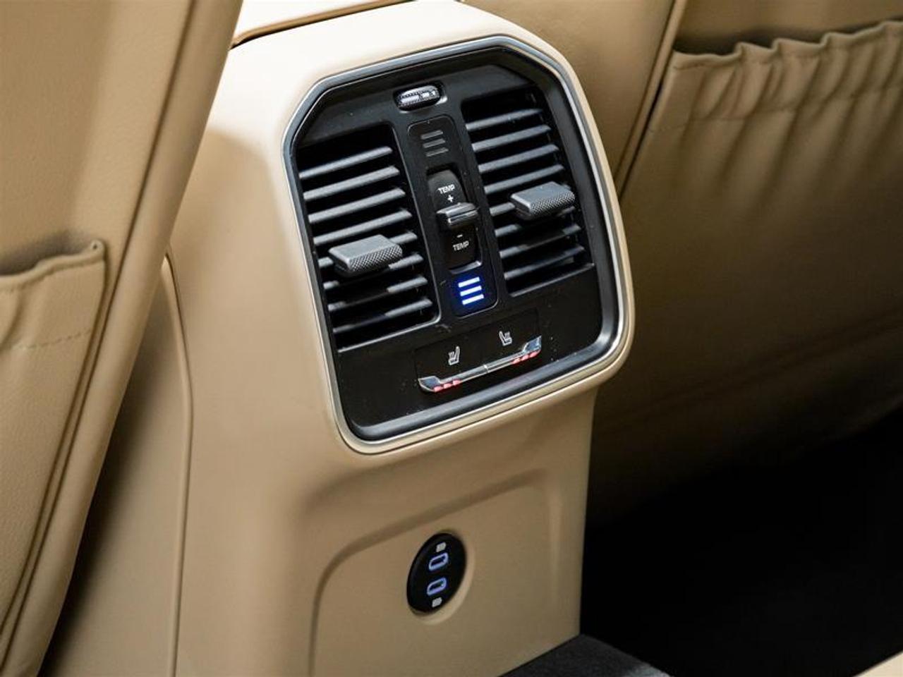 2023 Porsche Macan T 4dr All-Wheel Drive Photo