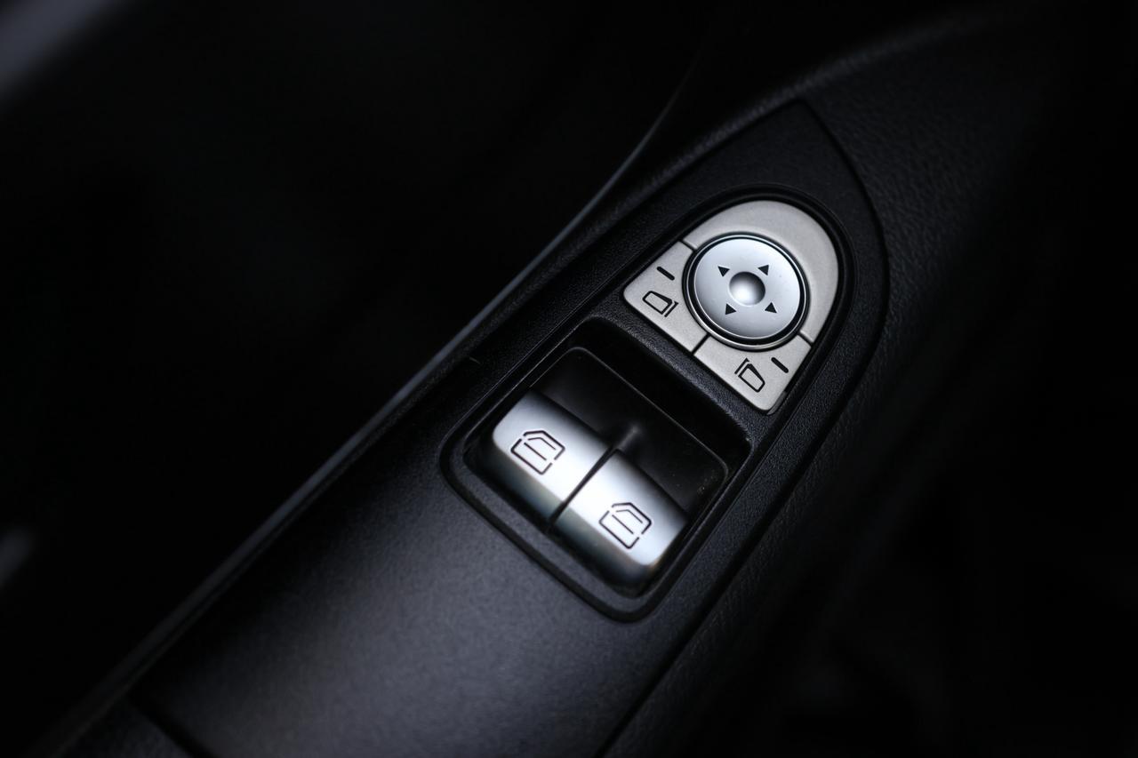 2021 Mercedes-Benz Metris Passenger Van NAV-BCAM/CRUISE CONTROL/BLUETOOOTH/POWER WINDOWS & Photo