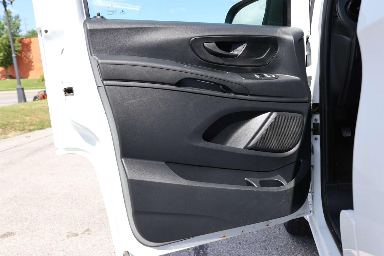 2021 Mercedes-Benz Metris Passenger Van CARGO VAN/BACK UP CAMERA/CARPLAY & ANDROID AUTO/BLUETOOOTH/POWER WINDOWS & MIRRORS/TIPTRONIC/AUTO HEADLIGHTS/CRUISE CONTR Photo