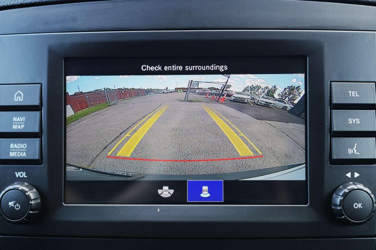 2021 Mercedes-Benz Metris Passenger Van CARGO VAN/BACK UP CAMERA/CARPLAY & ANDROID AUTO/BLUETOOOTH/POWER WINDOWS & MIRRORS/TIPTRONIC/AUTO HEADLIGHTS/CRUISE CONTR Photo