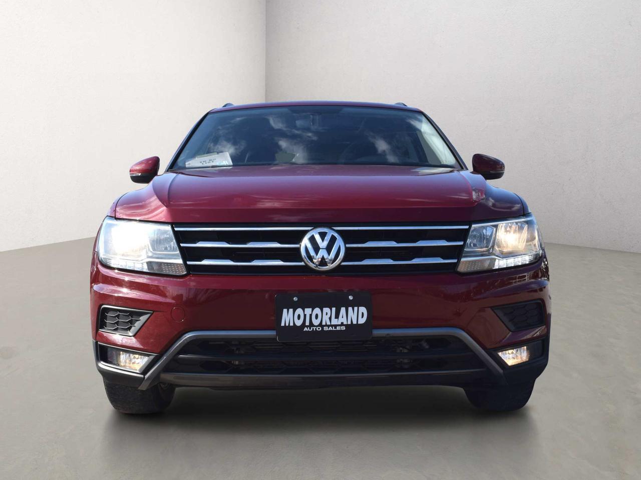 2018 Volkswagen Tiguan Comfortline 4Motion Leather Panoramic Sunroof Photo