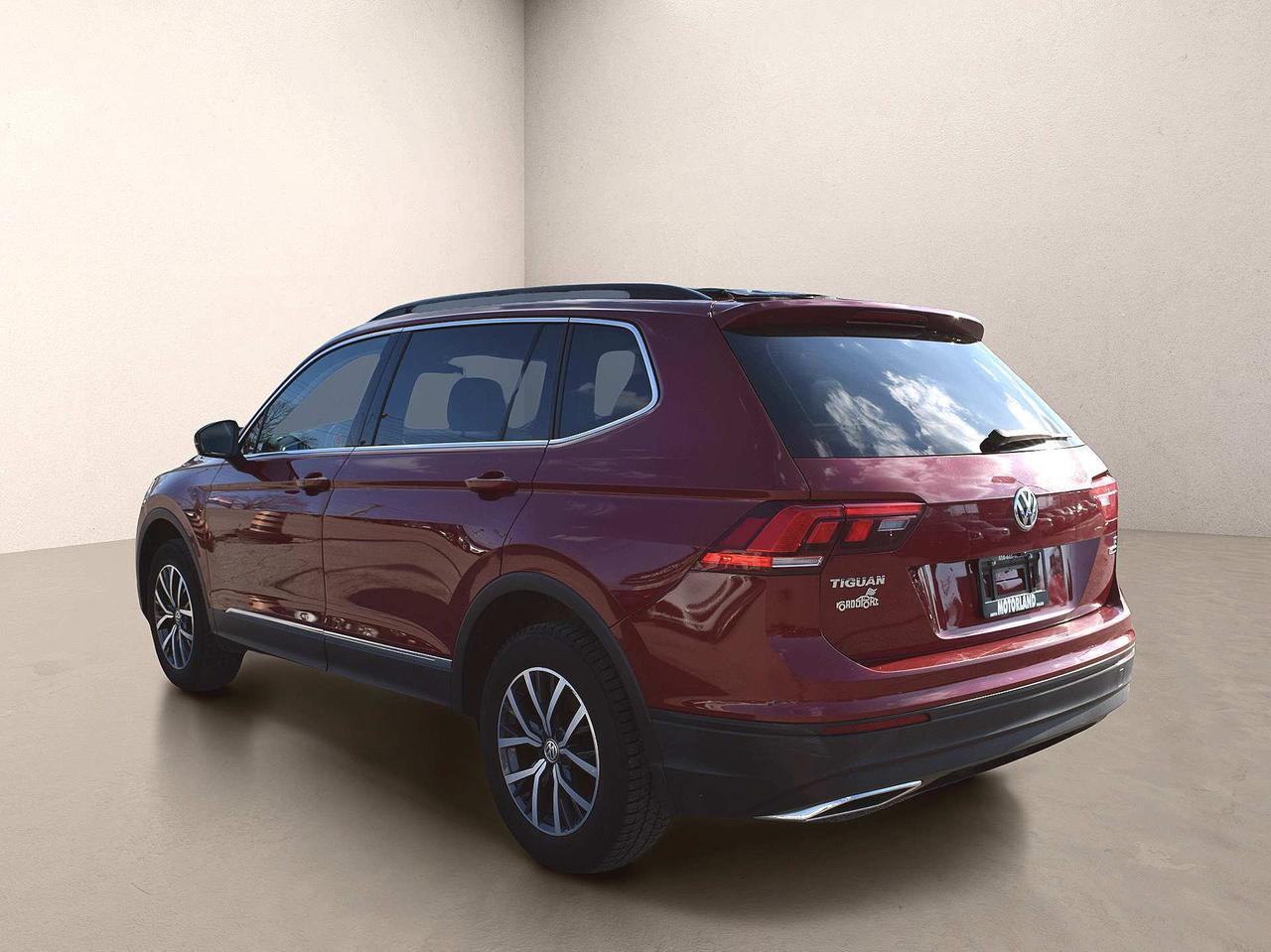 2018 Volkswagen Tiguan Comfortline 4Motion Leather Panoramic Sunroof Photo