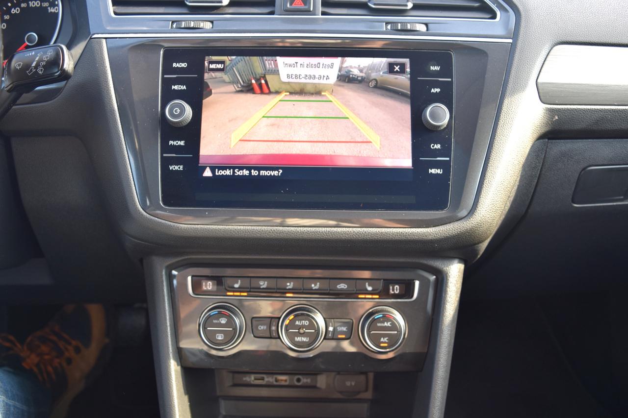 2018 Volkswagen Tiguan Comfortline 4Motion Leather Panoramic Sunroof Photo