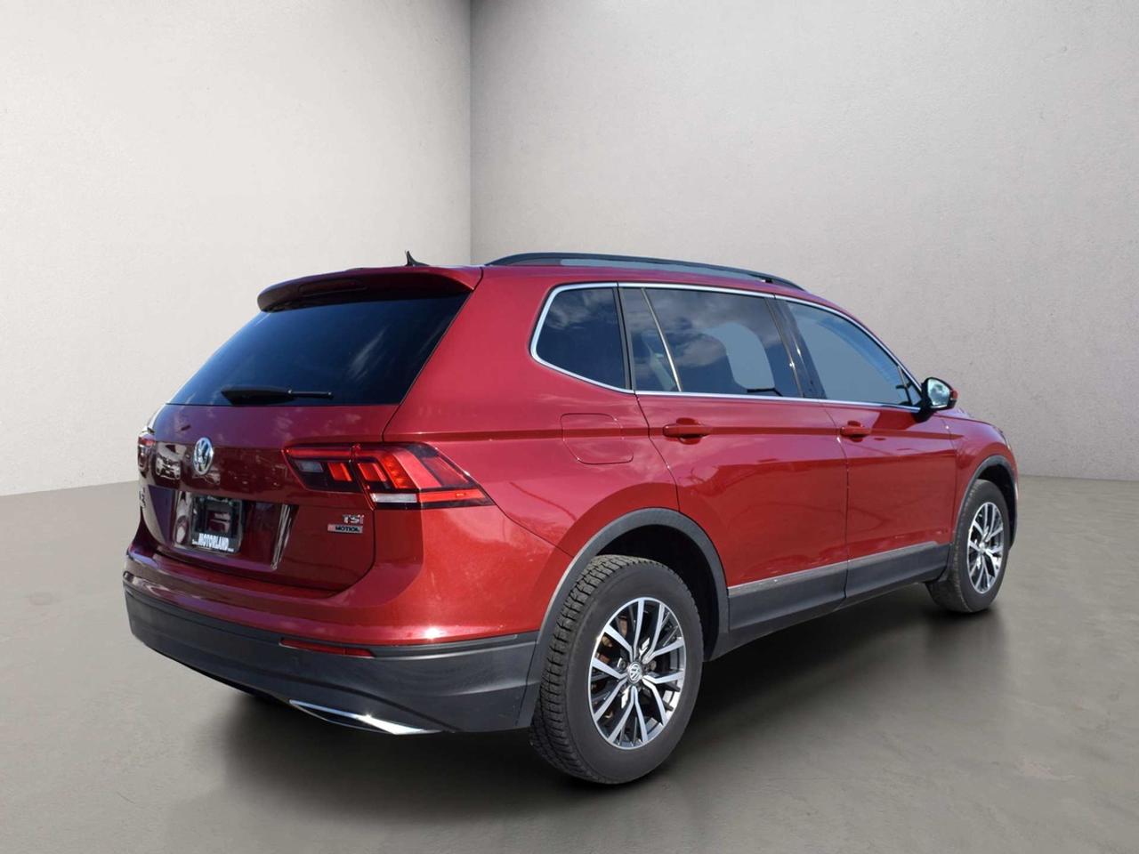2018 Volkswagen Tiguan Comfortline 4Motion Leather Panoramic Sunroof Photo