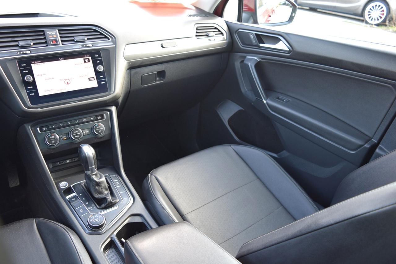 2018 Volkswagen Tiguan Comfortline 4Motion Leather Panoramic Sunroof Photo