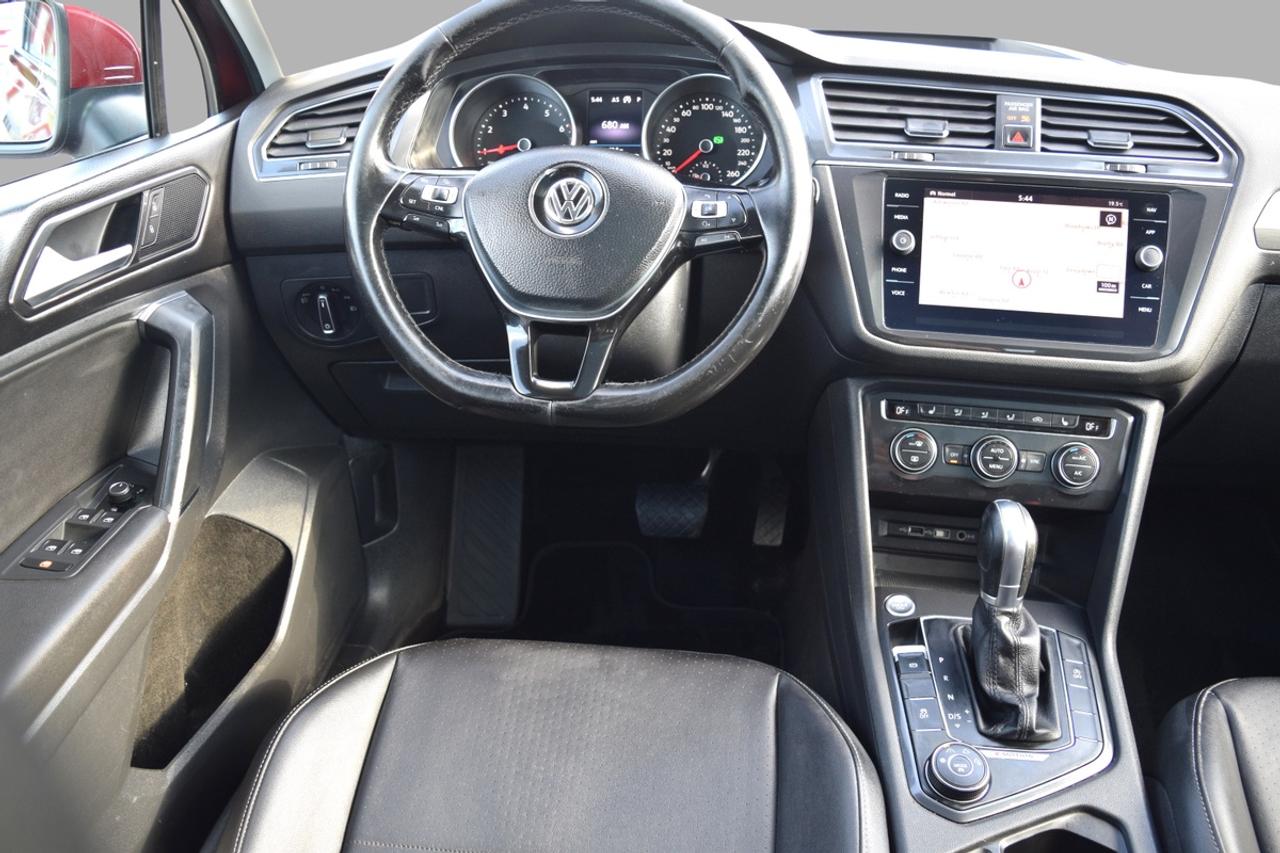 2018 Volkswagen Tiguan Comfortline 4Motion Leather Panoramic Sunroof Photo