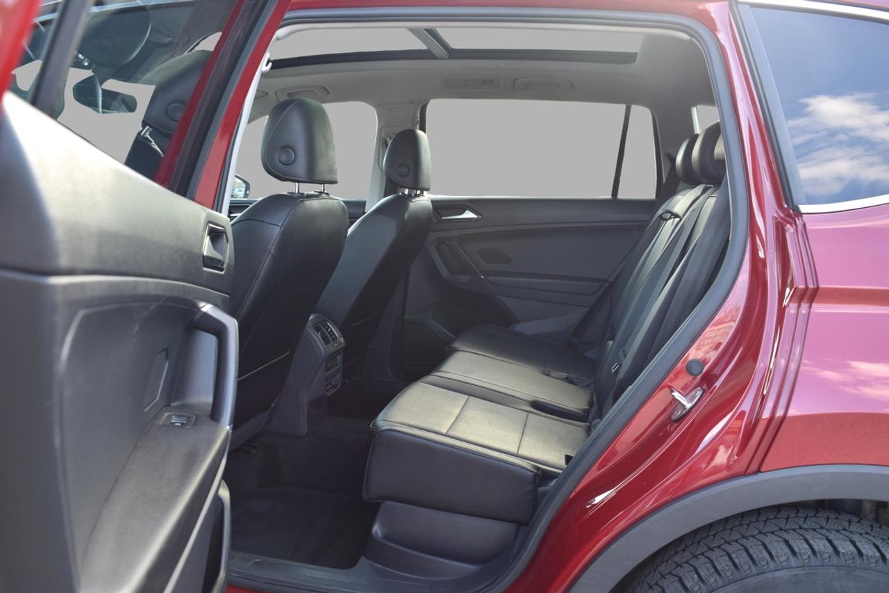 2018 Volkswagen Tiguan Comfortline 4Motion Leather Panoramic Sunroof Photo
