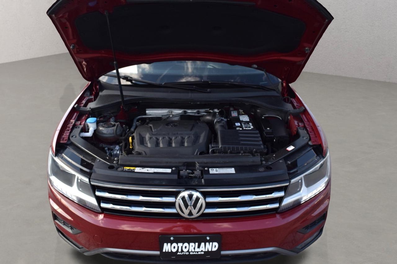 2018 Volkswagen Tiguan Comfortline 4Motion Leather Panoramic Sunroof Photo