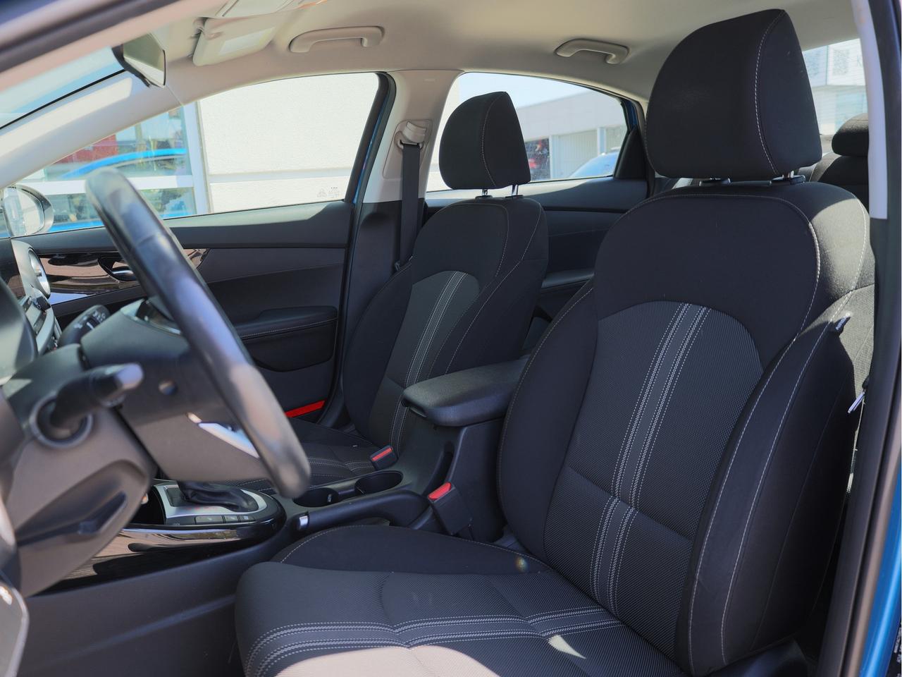 2022 Kia Forte EX IVT Photo
