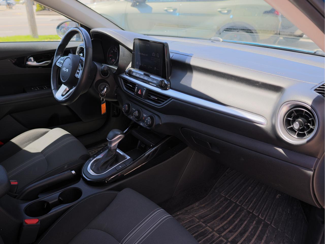 2022 Kia Forte EX IVT Photo