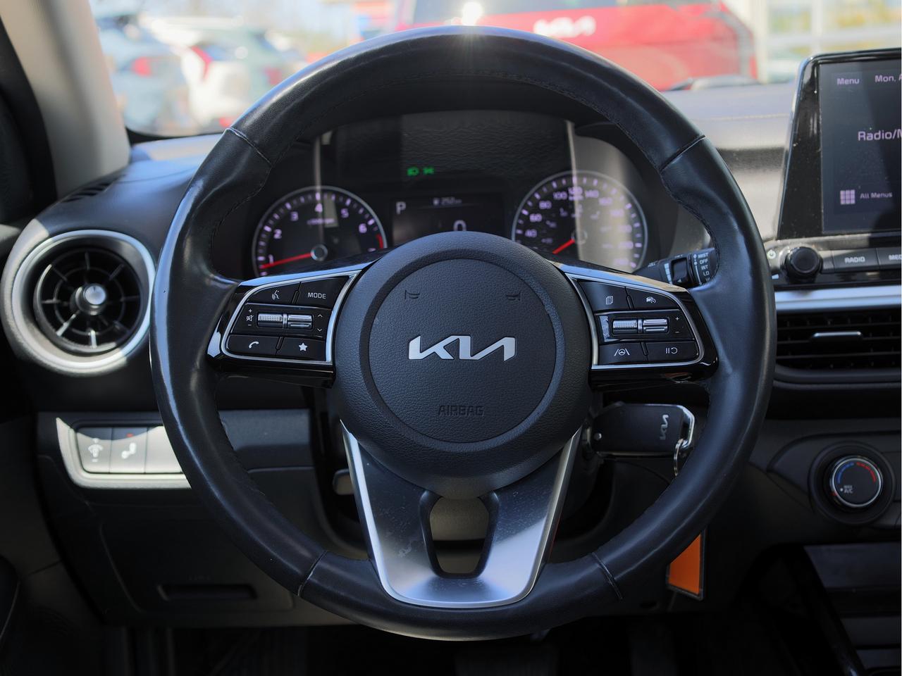 2022 Kia Forte EX IVT Photo