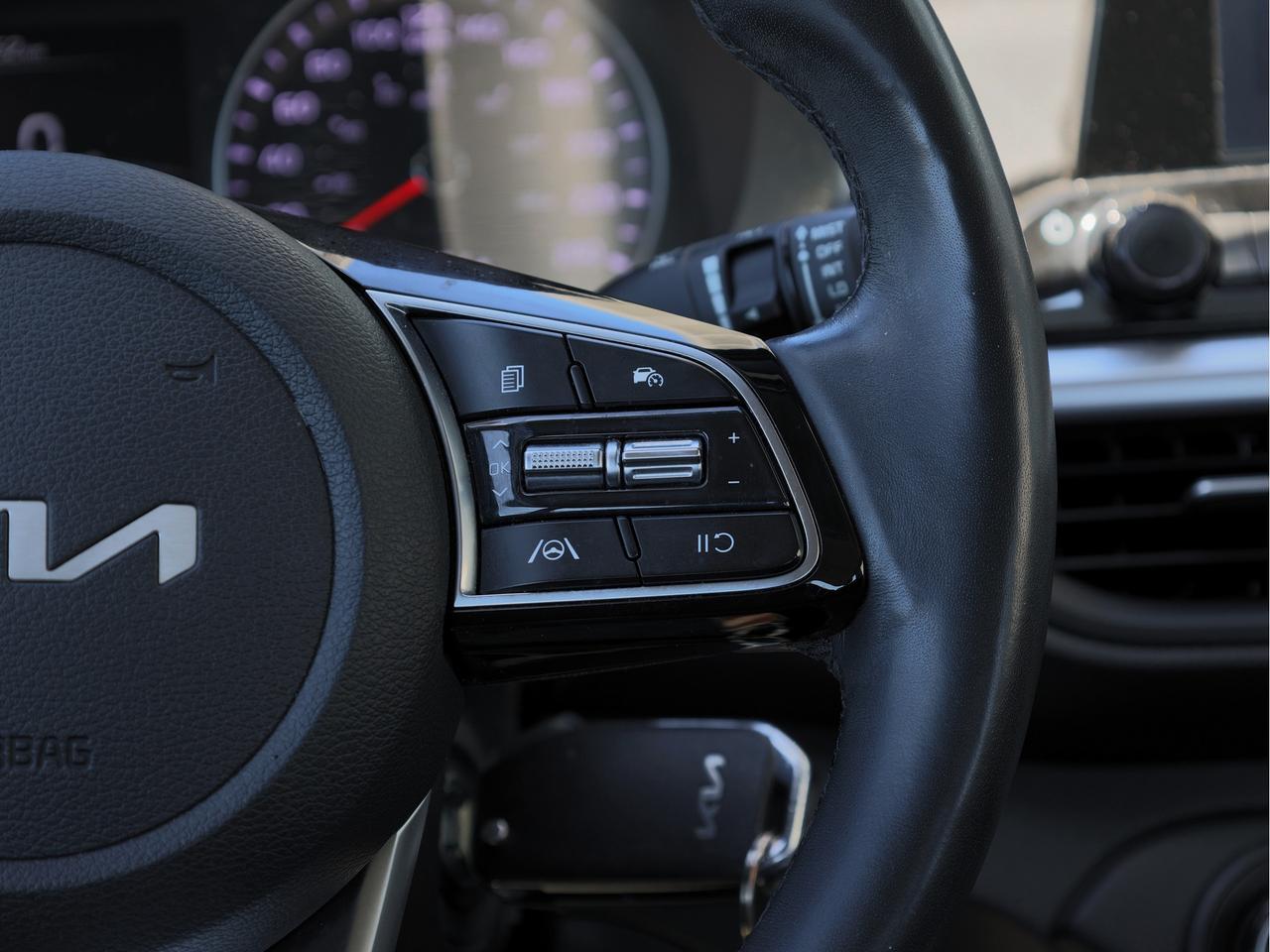 2022 Kia Forte EX IVT Photo