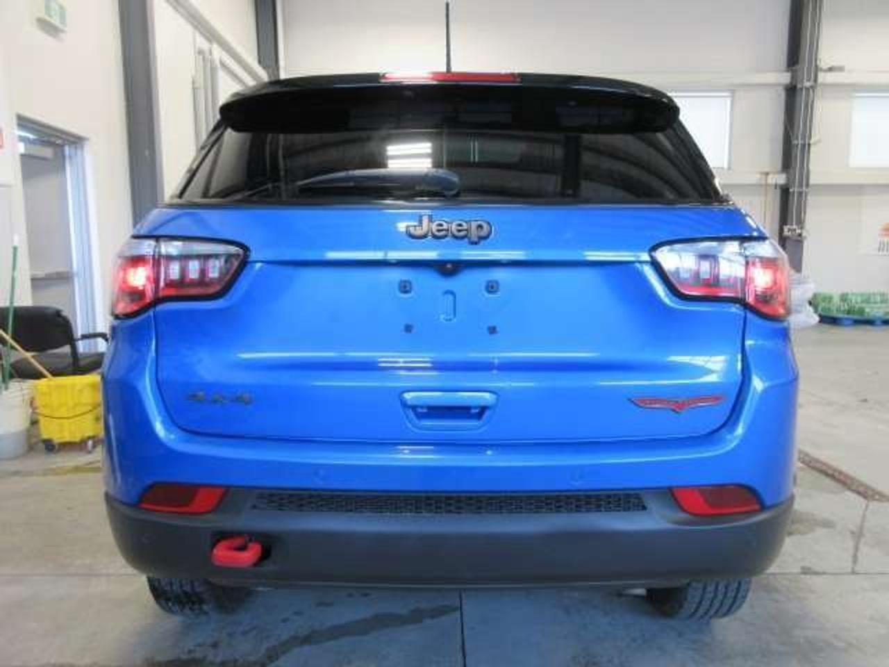 2024 Jeep Compass TRAILHAWK, PANO ROOF, NAV, 4X4, APPLE/ANDROID, 80K Photo