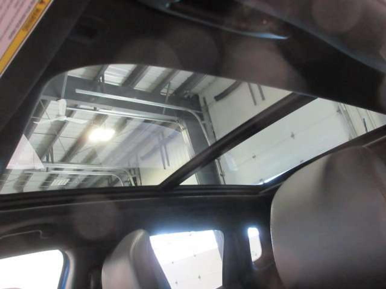 2024 Jeep Compass TRAILHAWK, PANO ROOF, NAV, 4X4, APPLE/ANDROID, 80K Photo