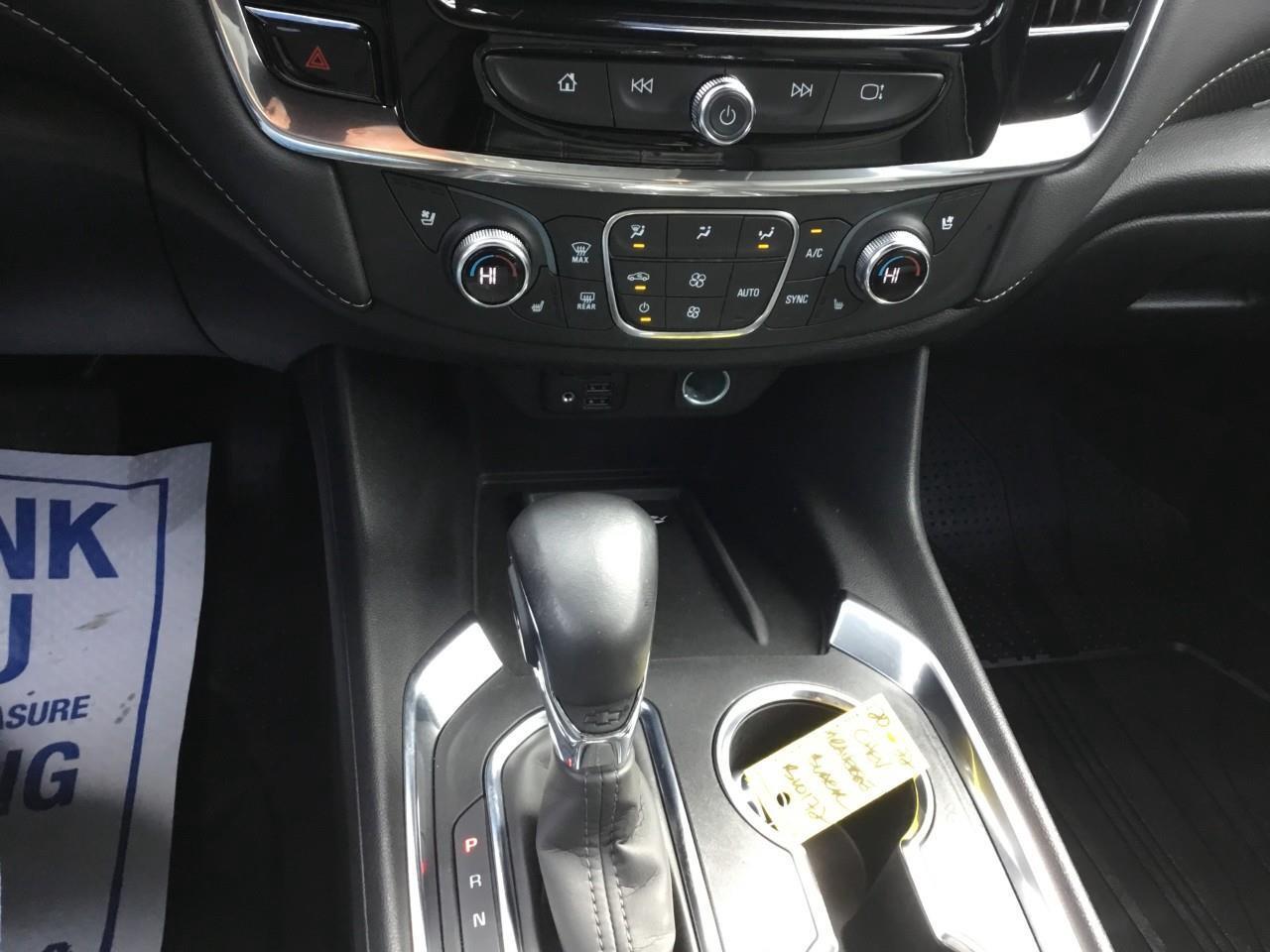 2022 Chevrolet Traverse Premier Photo