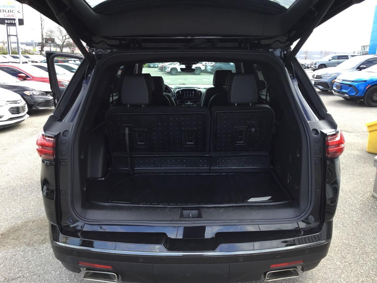 2022 Chevrolet Traverse Premier Photo