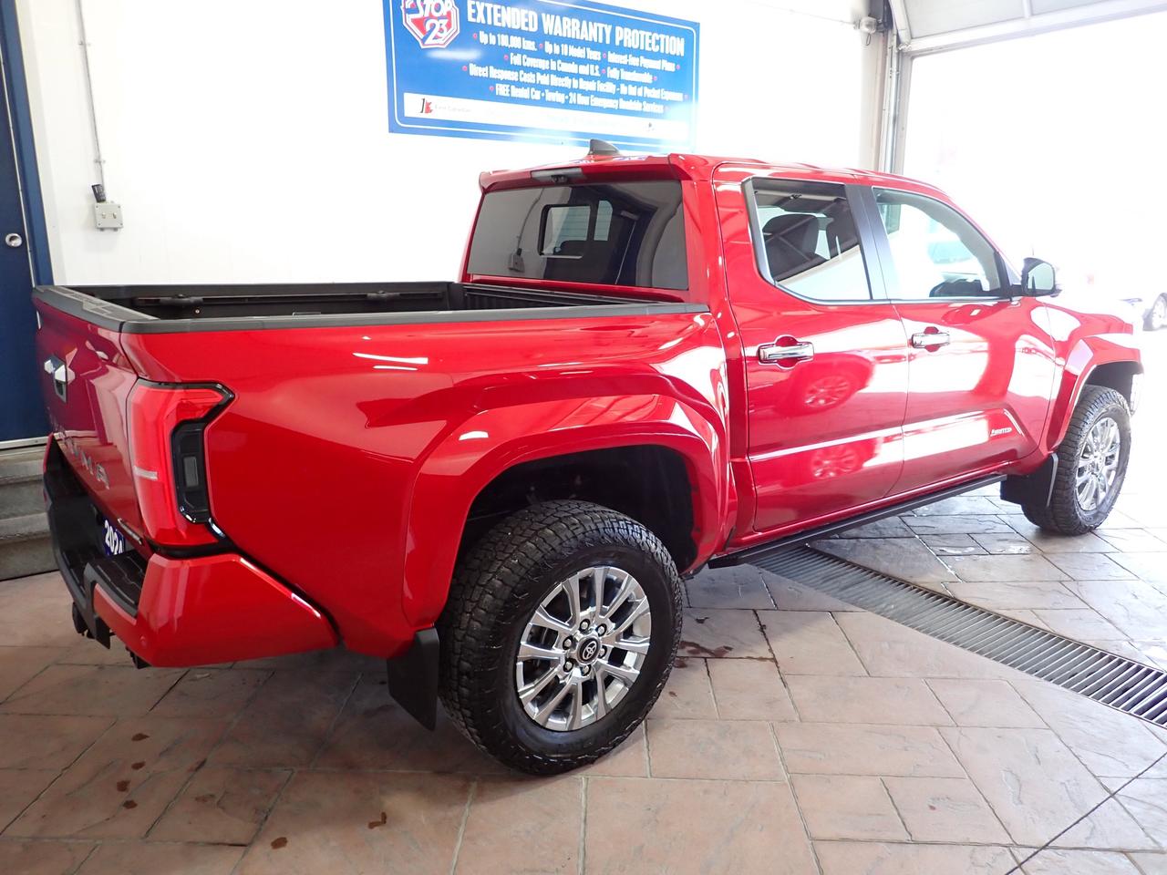 2024 Toyota Tacoma Hybrid CREW CAB 4WD LEATHER NAVI SUNROOF Photo