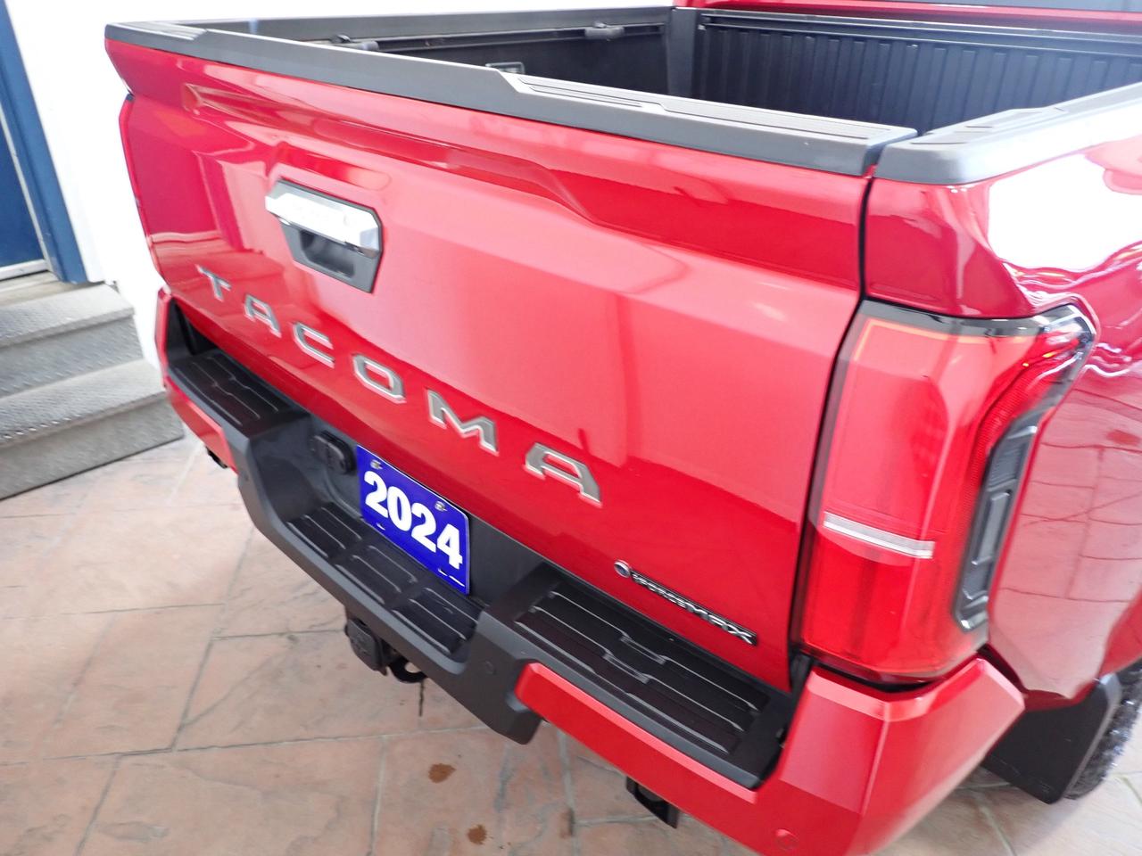 2024 Toyota Tacoma Hybrid CREW CAB 4WD LEATHER NAVI SUNROOF Photo