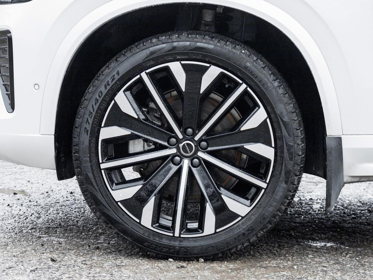 2026 Volvo XC90 B6 AWD PLUS 7-Seater  LOW MILEAGE  HARMAN KARDON Photo3