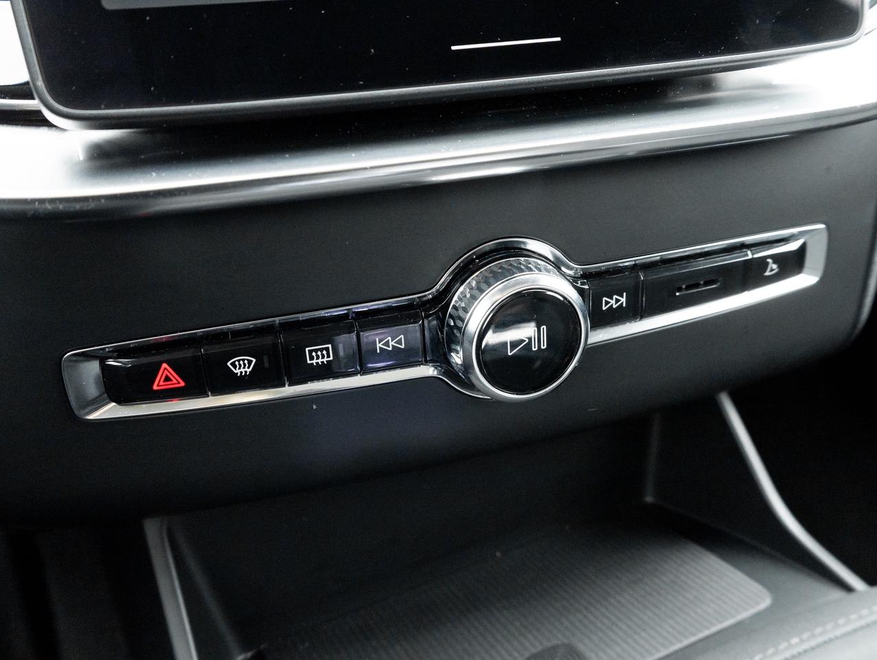 2026 Volvo XC90 B6 AWD PLUS 7-Seater  LOW MILEAGE  HARMAN KARDON Photo