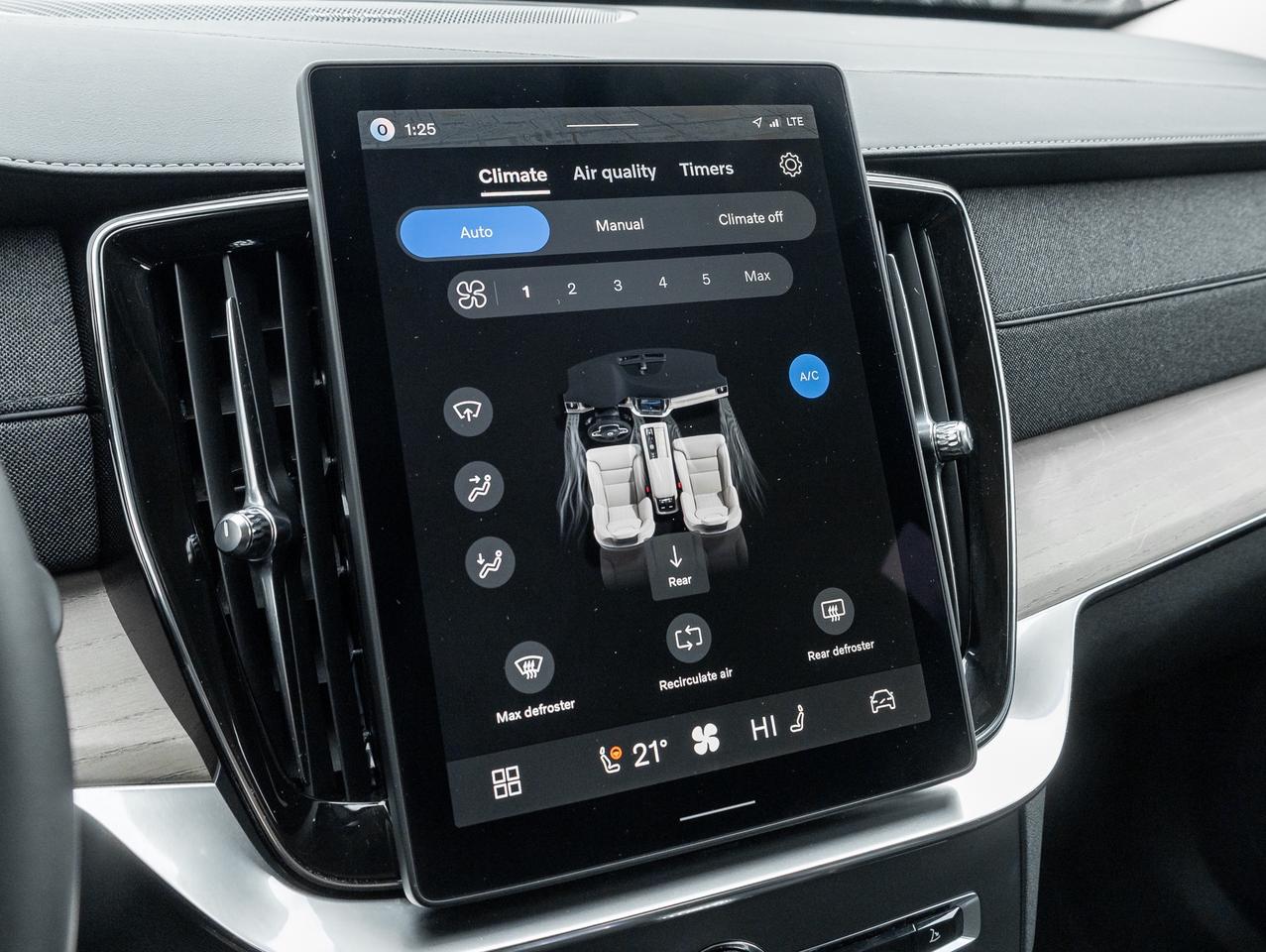 2026 Volvo XC90 B6 AWD PLUS 7-Seater  LOW MILEAGE  HARMAN KARDON Photo