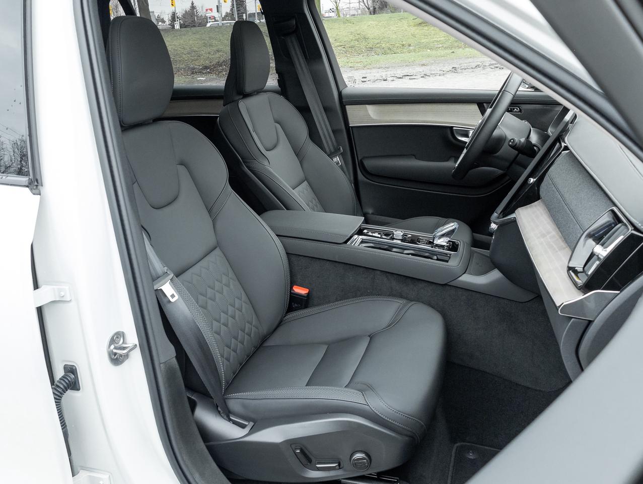 2026 Volvo XC90 B6 AWD PLUS 7-Seater  LOW MILEAGE  HARMAN KARDON Photo