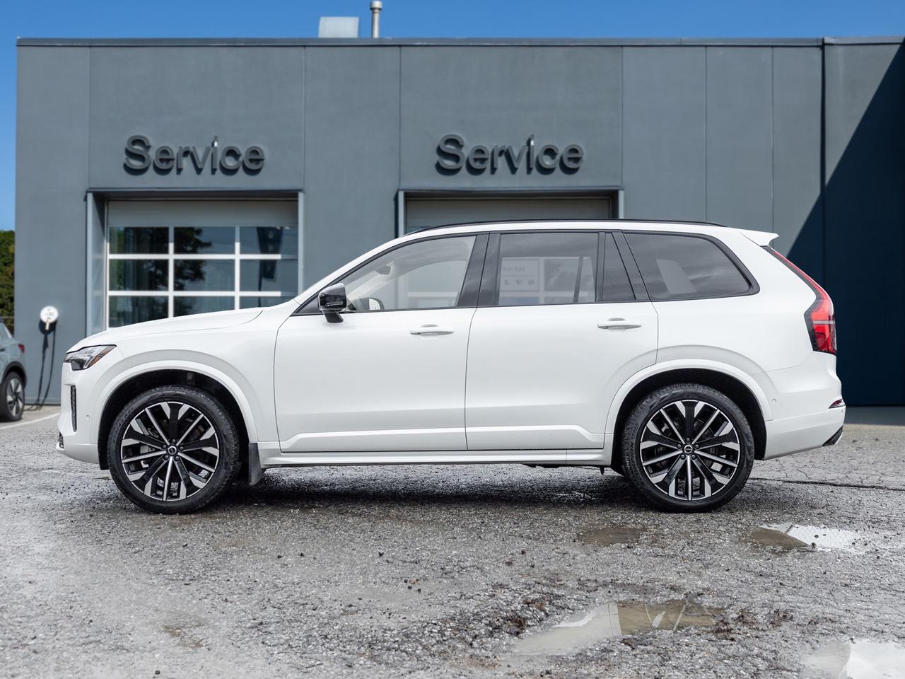 2026 Volvo XC90 B6 AWD PLUS 7-Seater  LOW KM  HARMAN KARDON 2.99%* Photo3