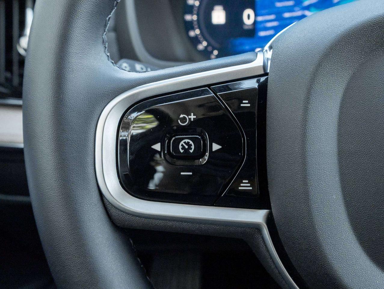 2026 Volvo XC90 B6 AWD PLUS^Low KM^ Harman Kardon^Rate fr 2.99%* Photo