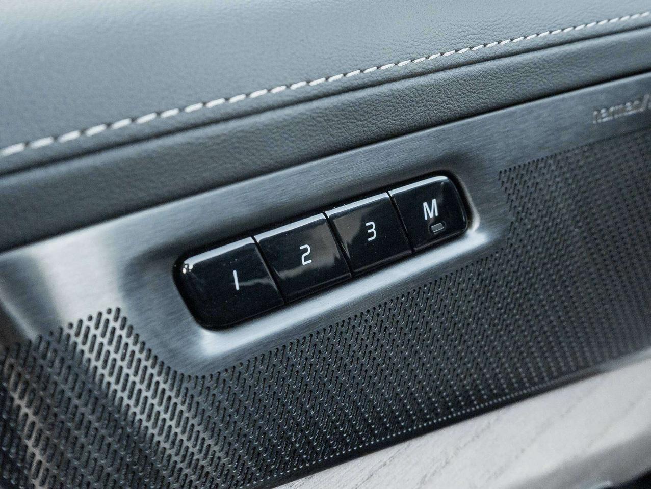 2026 Volvo XC90 B6 AWD PLUS^Low KM^ Harman Kardon^Rate fr 2.99%* Photo