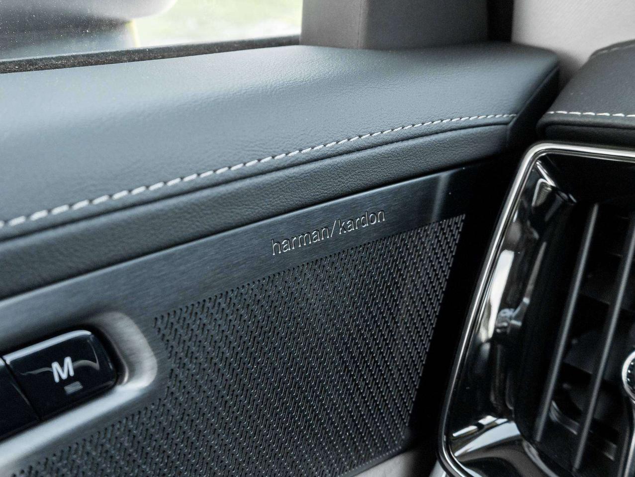 2026 Volvo XC90 B6 AWD PLUS^Low KM^ Harman Kardon^Rate fr 2.99%* Photo