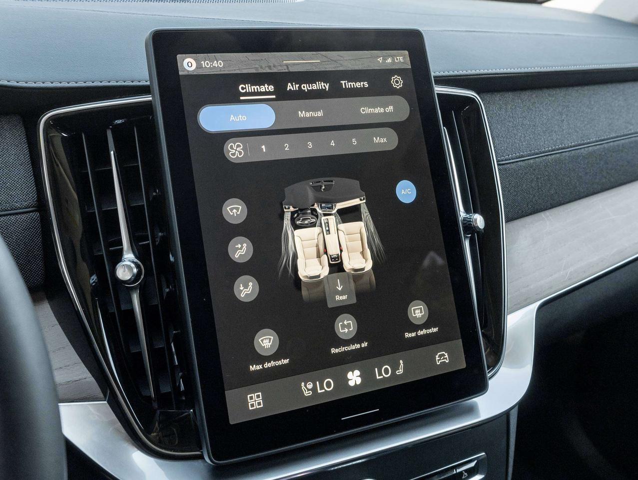 2026 Volvo XC90 B6 AWD PLUS^Low KM^ Harman Kardon^Rate fr 2.99%* Photo