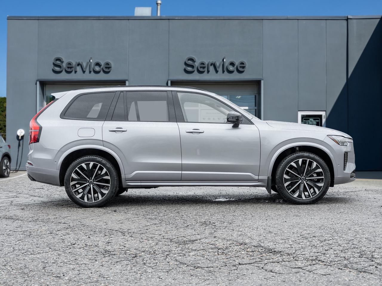 2026 Volvo XC90 B6 AWD PLUS  ALMOST NEW  VOLVO CPO RATE fr 2.99%* Photo