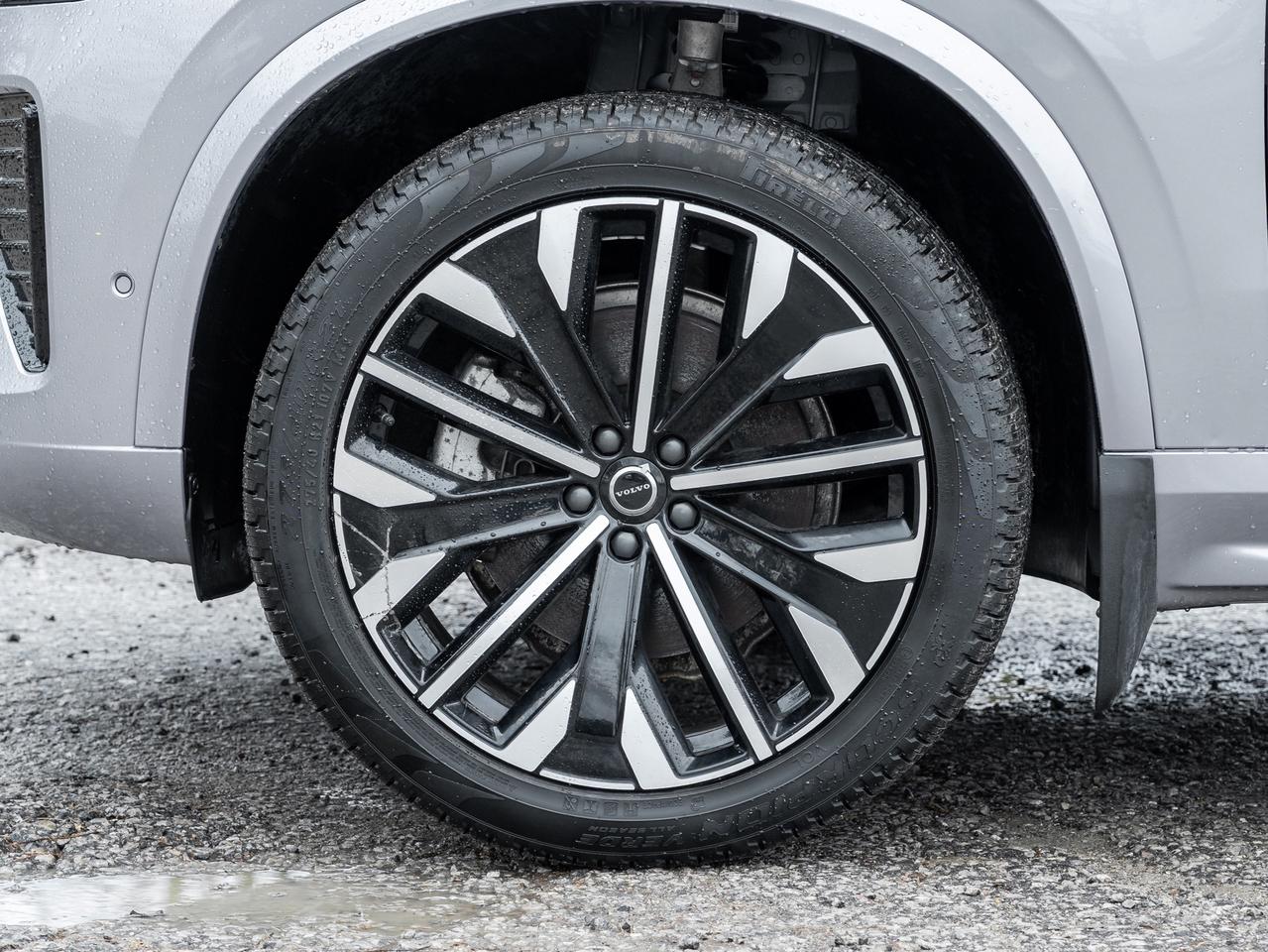2026 Volvo XC90 B6 AWD PLUS  ALMOST NEW  VOLVO CPO RATE fr 2.99%* Photo4