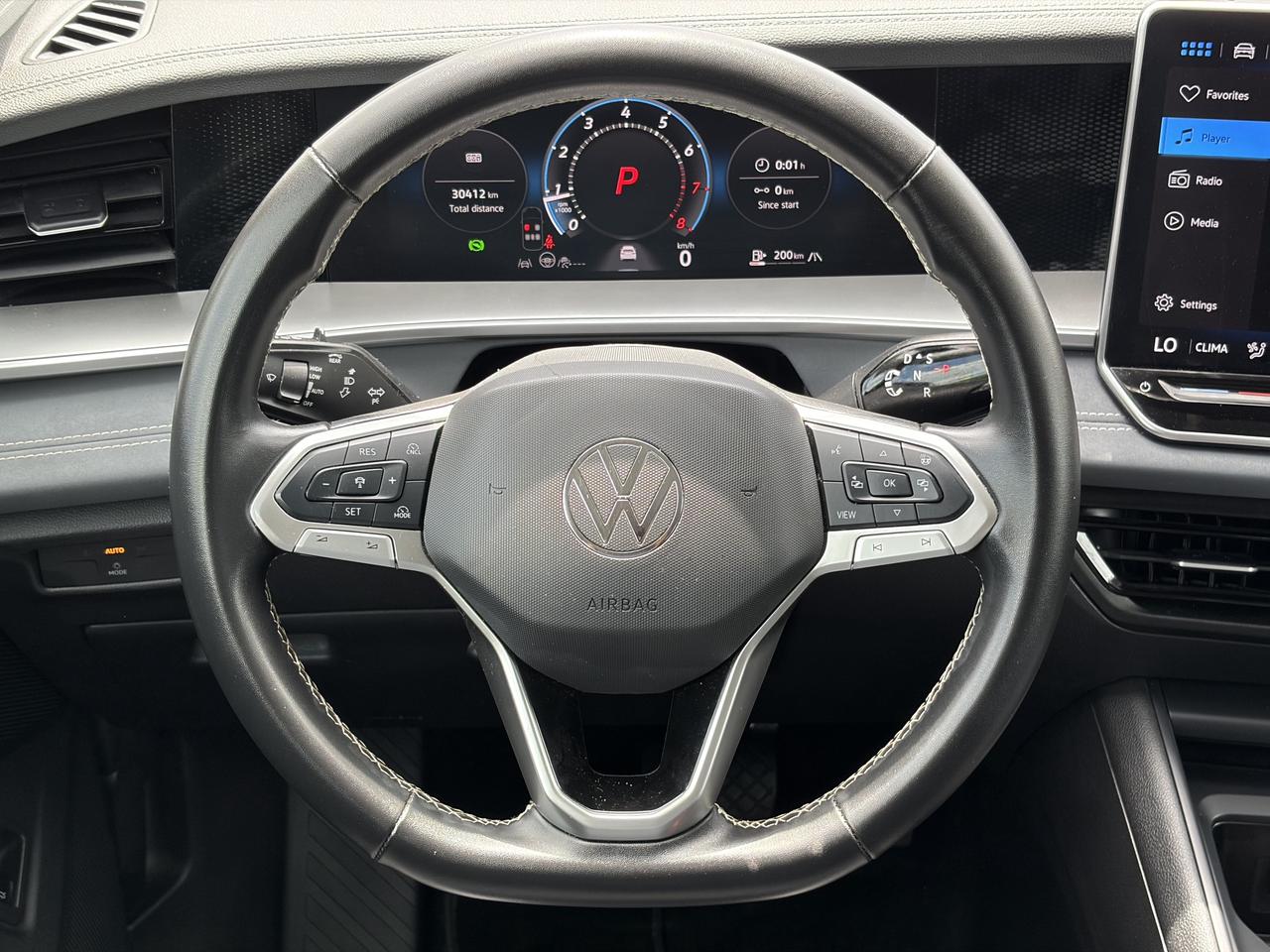2026 Volkswagen Tiguan Comfortline 4MOTION  Heated Seats & Steering Wheel Photo