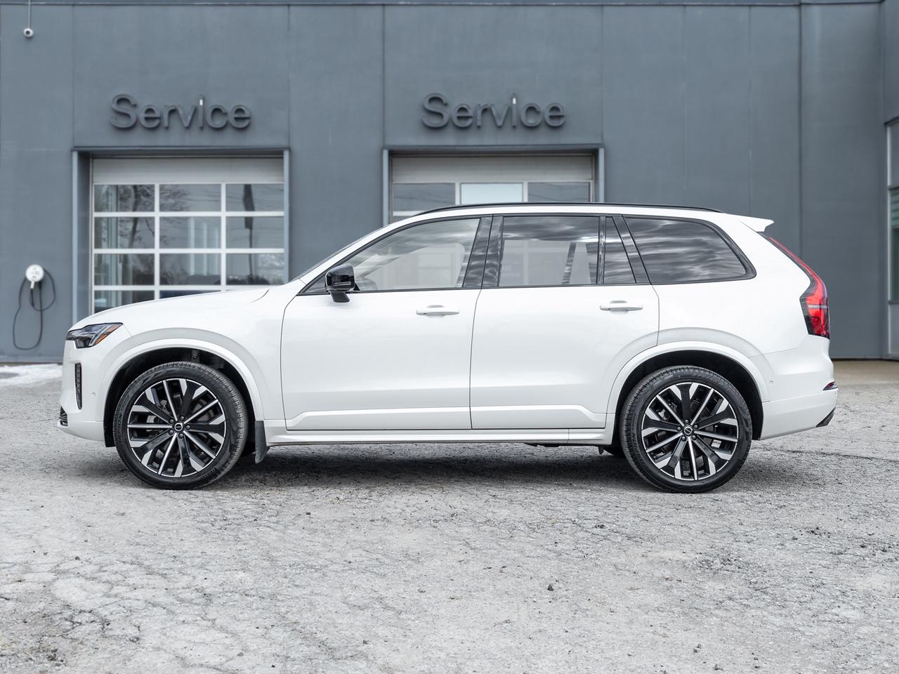 2026 Volvo XC90 B6 AWD PLUS 7-Seater  21" WHEEL  HARMAN KARDON Photo