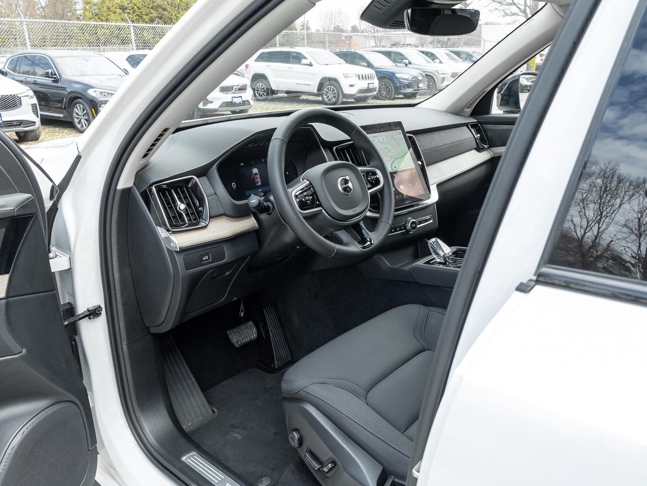 2026 Volvo XC90 B6 AWD PLUS 7-Seater  21" WHEEL  HARMAN KARDON Photo