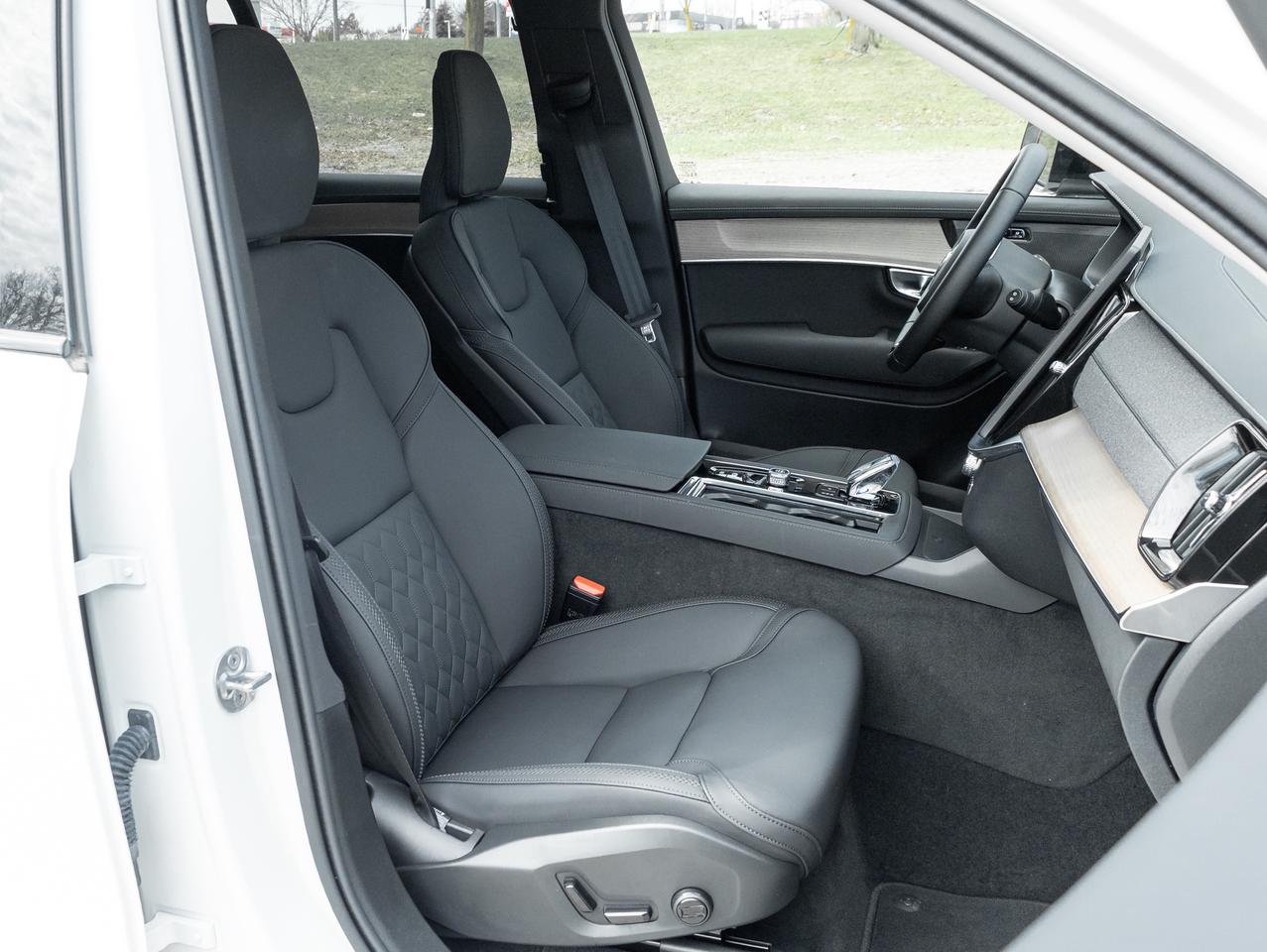 2026 Volvo XC90 B6 AWD PLUS 7-Seater  21" WHEEL  HARMAN KARDON Photo