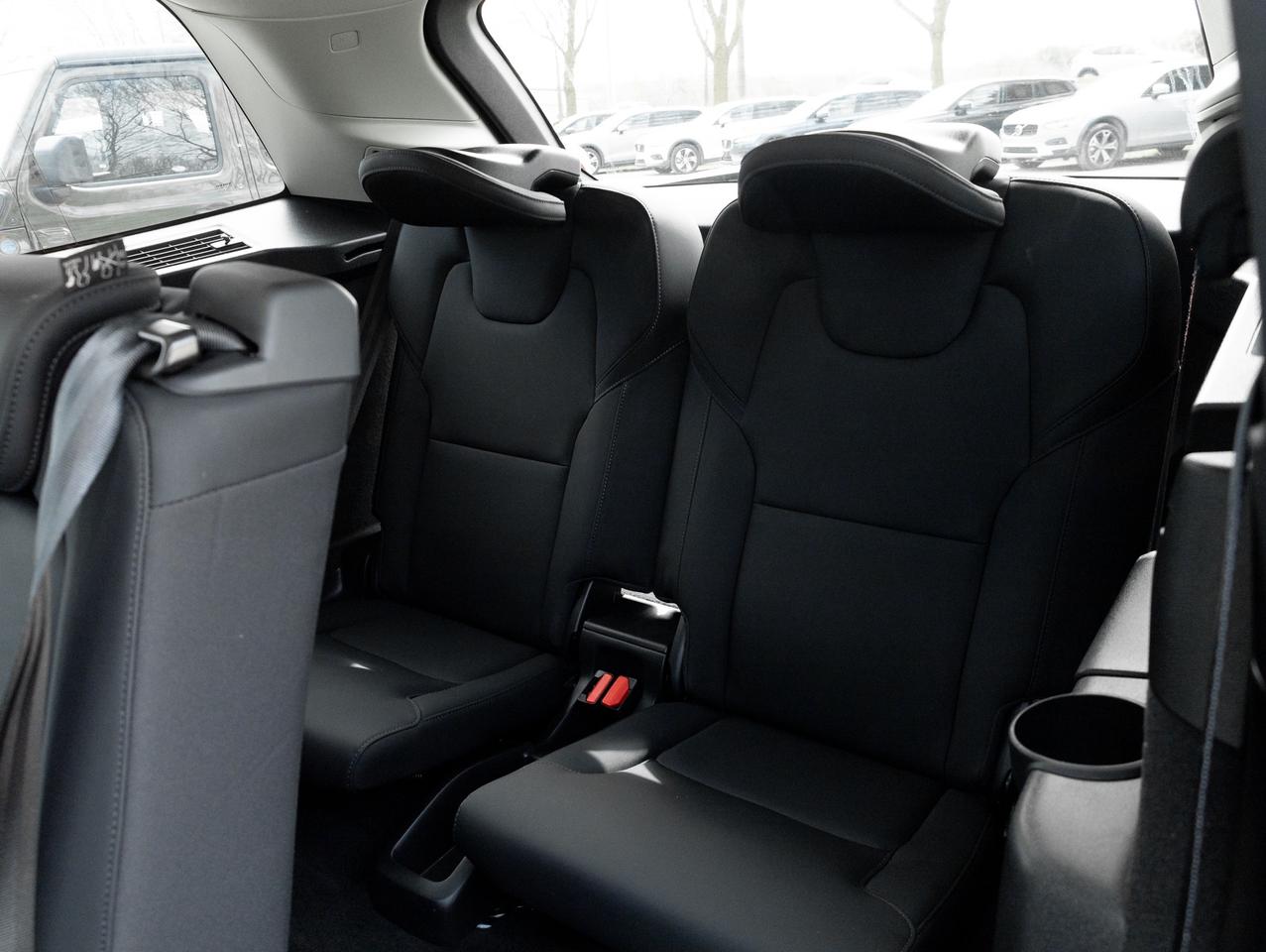 2026 Volvo XC90 B6 AWD PLUS 7-Seater  21" WHEEL  HARMAN KARDON Photo