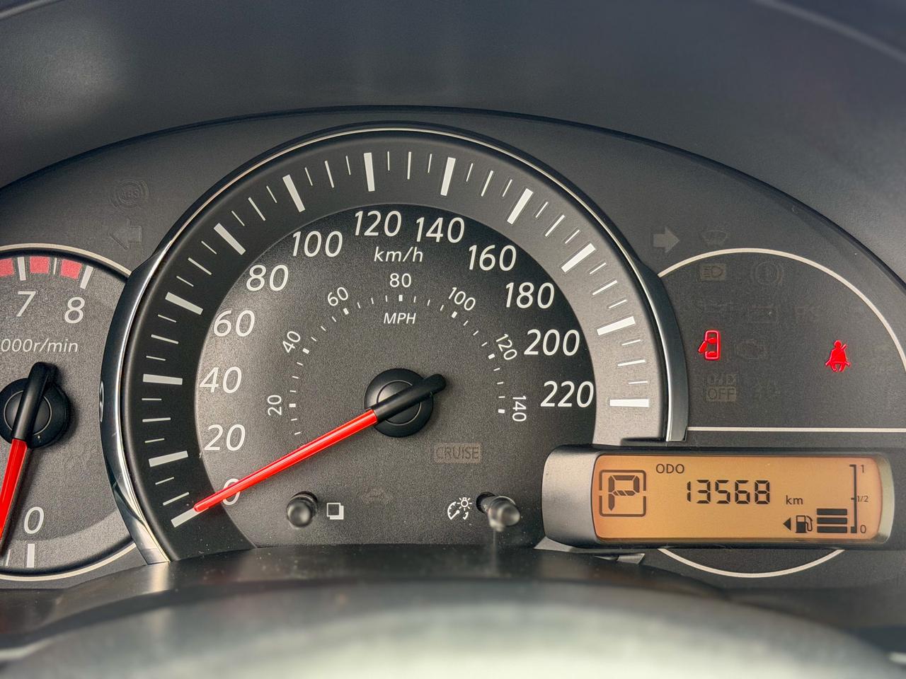 2015 Nissan Micra S-HATCHBACK/1 OWNER/ONLY 13,566 KM/NO ACCIDENTS Photo