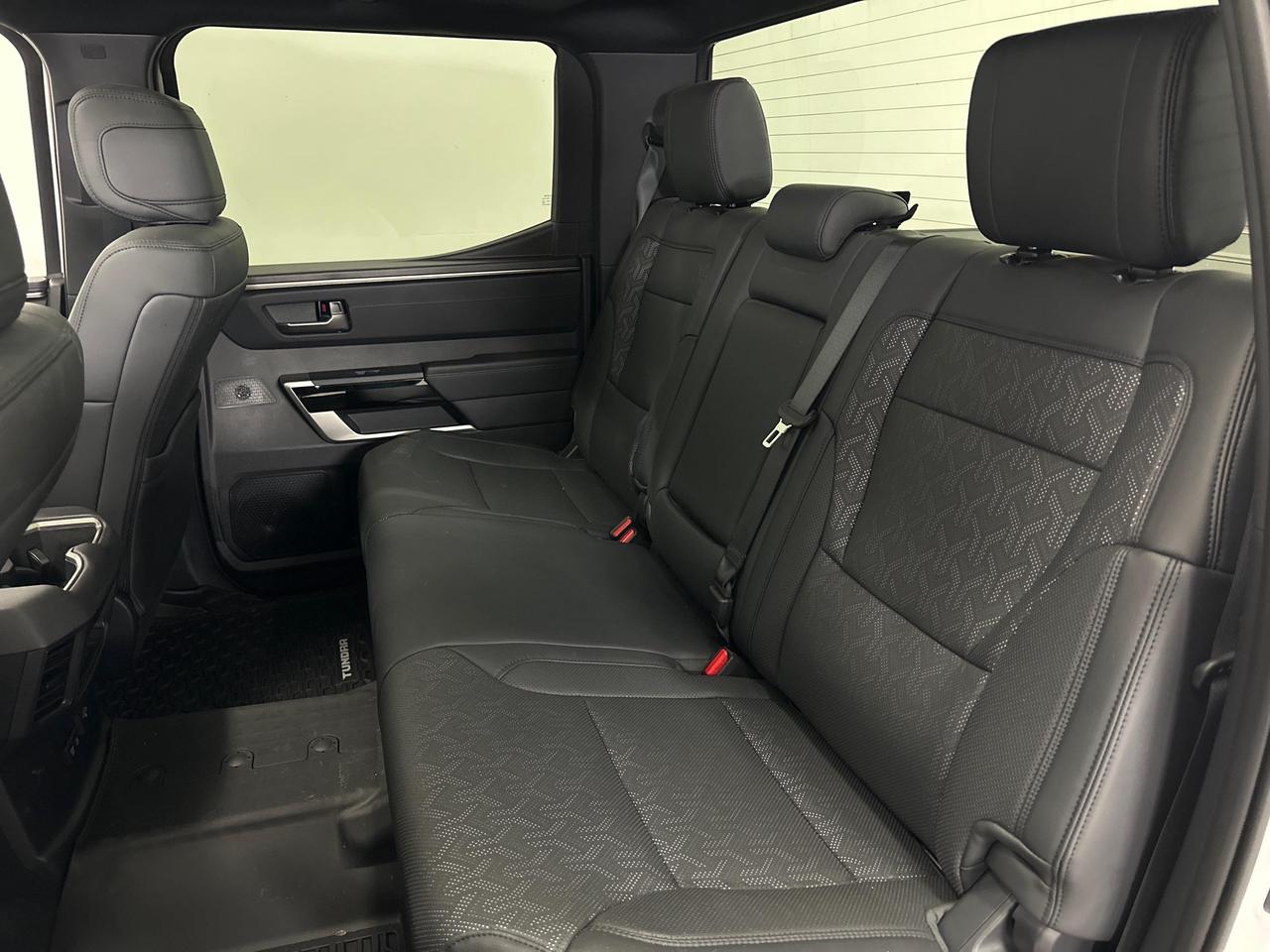2025 Toyota Tundra Limited - CREW/8900KM/OFF 1 OWNER LEASE! Photo