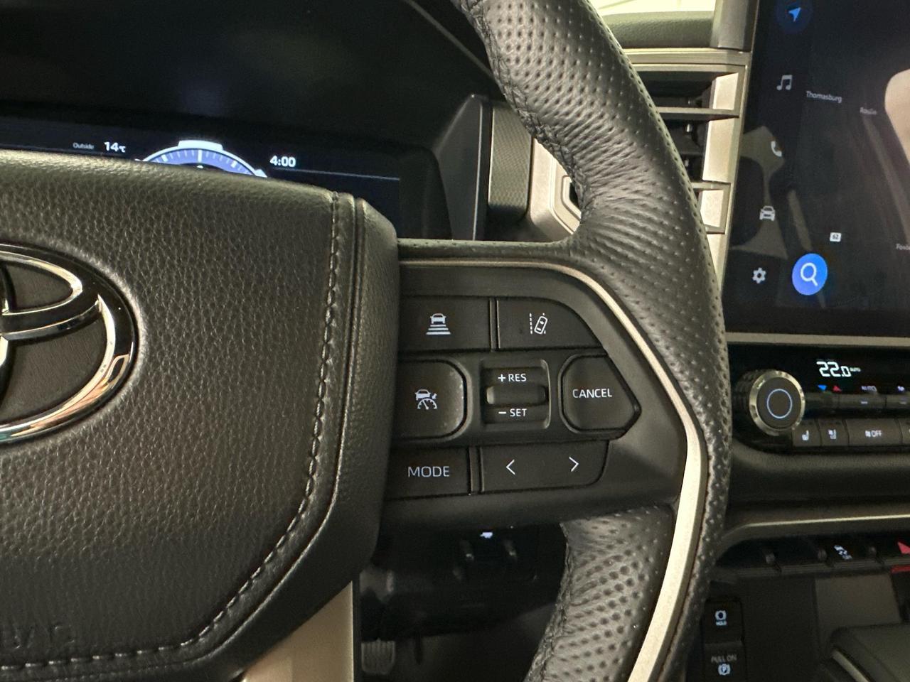 2025 Toyota Tundra Limited - CREW/8900KM/OFF 1 OWNER LEASE! Photo
