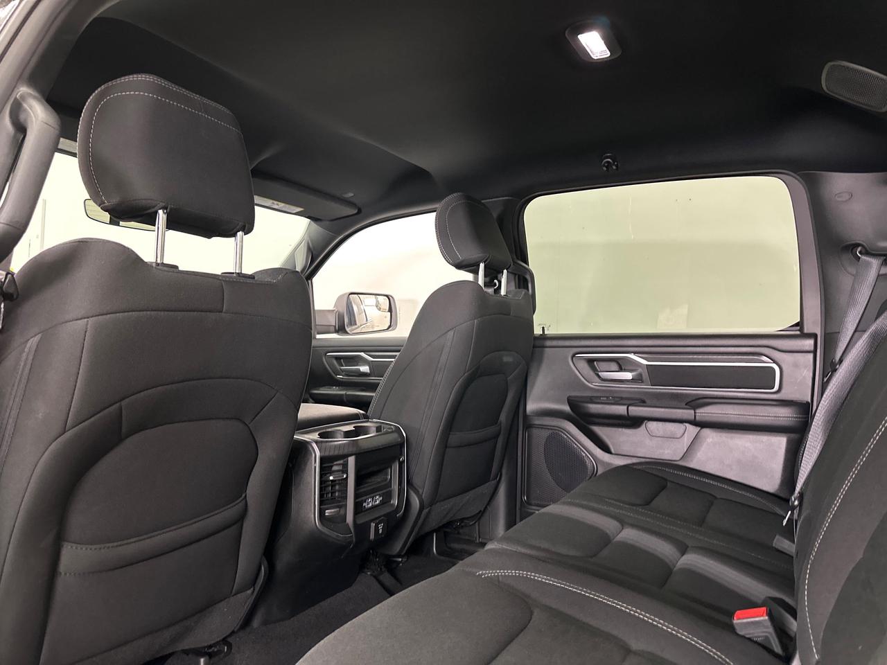 2025 RAM 1500 Big Horn - 27KM/20 ALLOYS/BIG SCREEN/NAV/1 OWNER! Photo